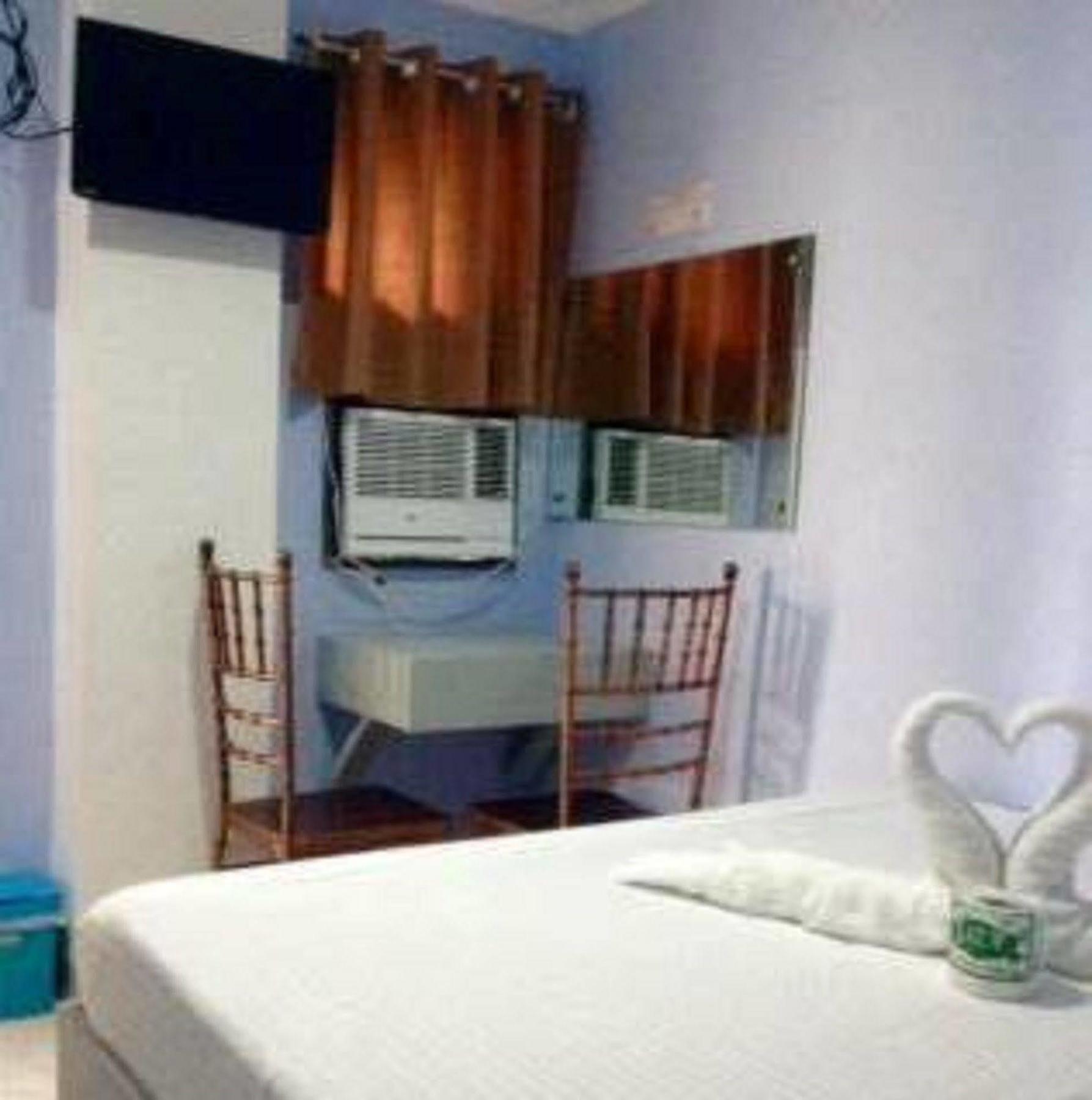 Ukl Ever Resort Hotel Laoag Ngoại thất bức ảnh